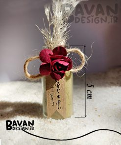 ابعاد گیفت لوکس حنابندون بطری حنا و لیبل اسم عروس و داماد و گل پامپاس و گل کاغذی قرمز